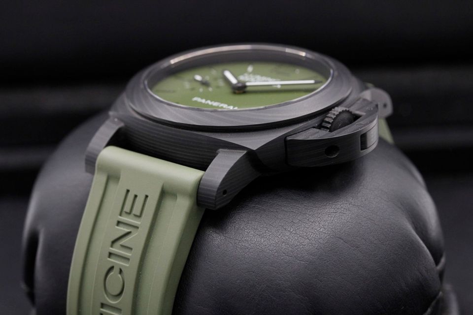 Panerai Luminor Quaranta PAM01526 Image 2